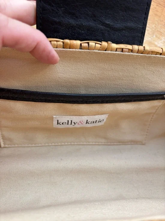 Kelly & Katie Woven Straw Crossbody Clutch with Black Leather Trim and crossbody - Picture 8 of 9